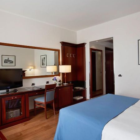 สตาร์โฮเต็ล เอ็กเซลซิเออร์ Hotel โบโลญญา ภายนอก รูปภาพ