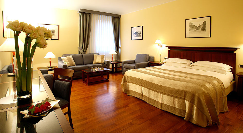 สตาร์โฮเต็ล เอ็กเซลซิเออร์ Hotel โบโลญญา ภายนอก รูปภาพ