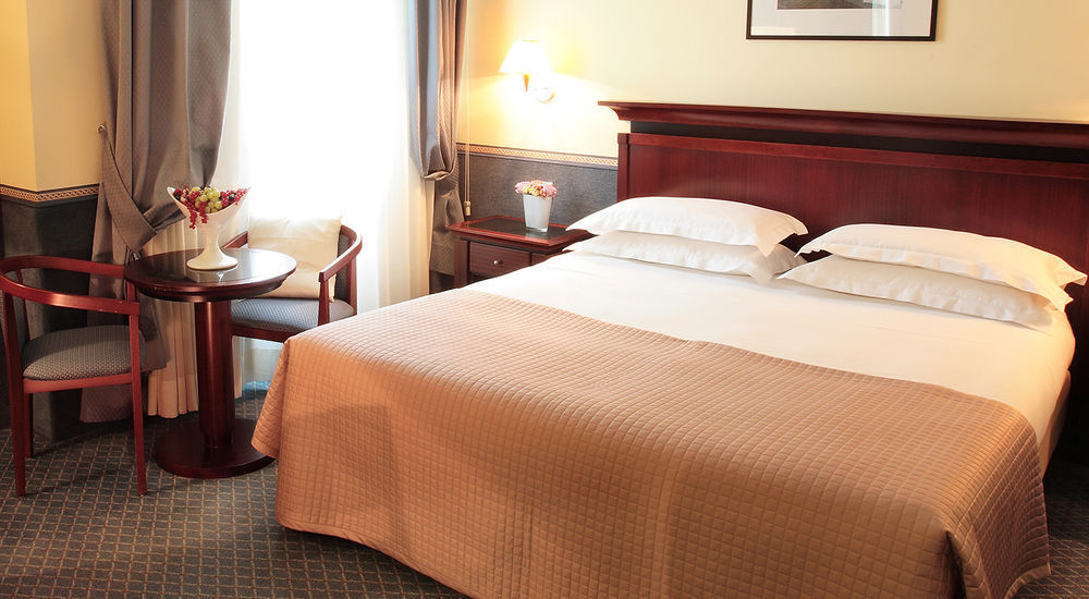 สตาร์โฮเต็ล เอ็กเซลซิเออร์ Hotel โบโลญญา ภายนอก รูปภาพ